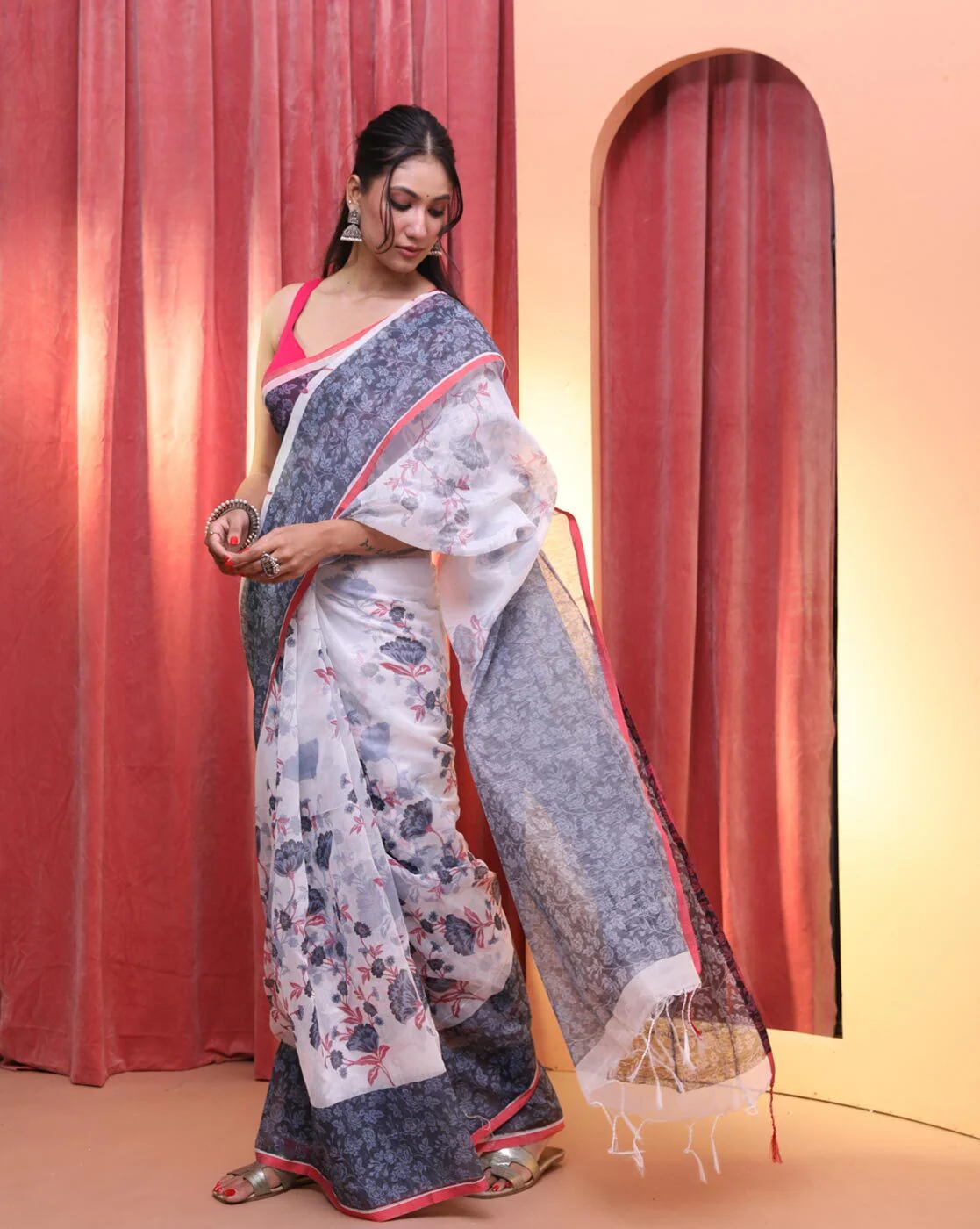 -1117Wx1400H-700205767-black-MODEL Women Printed Saree with Contrast Border - Image 1