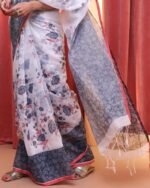 Women Printed Saree with Contrast Border - Image 3