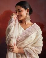 Women Traditional Saree - Image 6